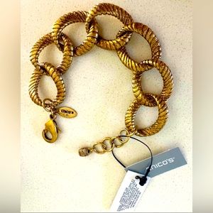 Chico’s bracelet - Golden chain very comfortable on